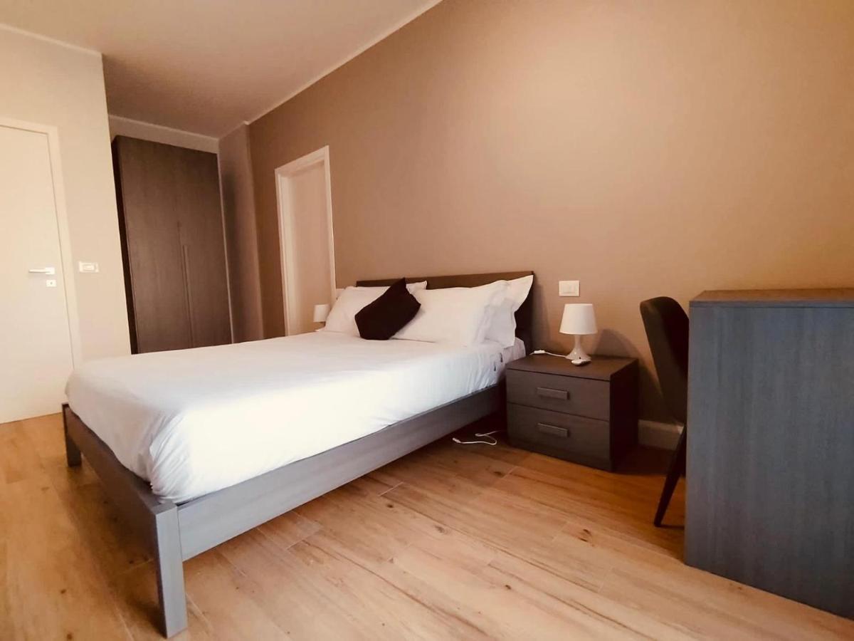 Hh Hermoso Housing Asti Exteriör bild