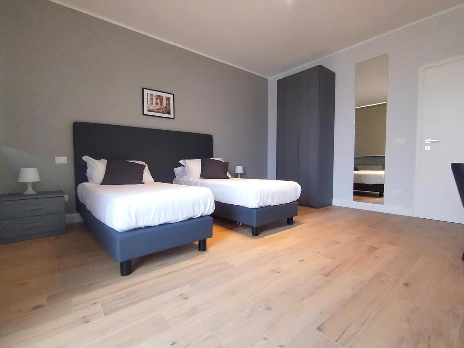 Hh Hermoso Housing Asti Exteriör bild
