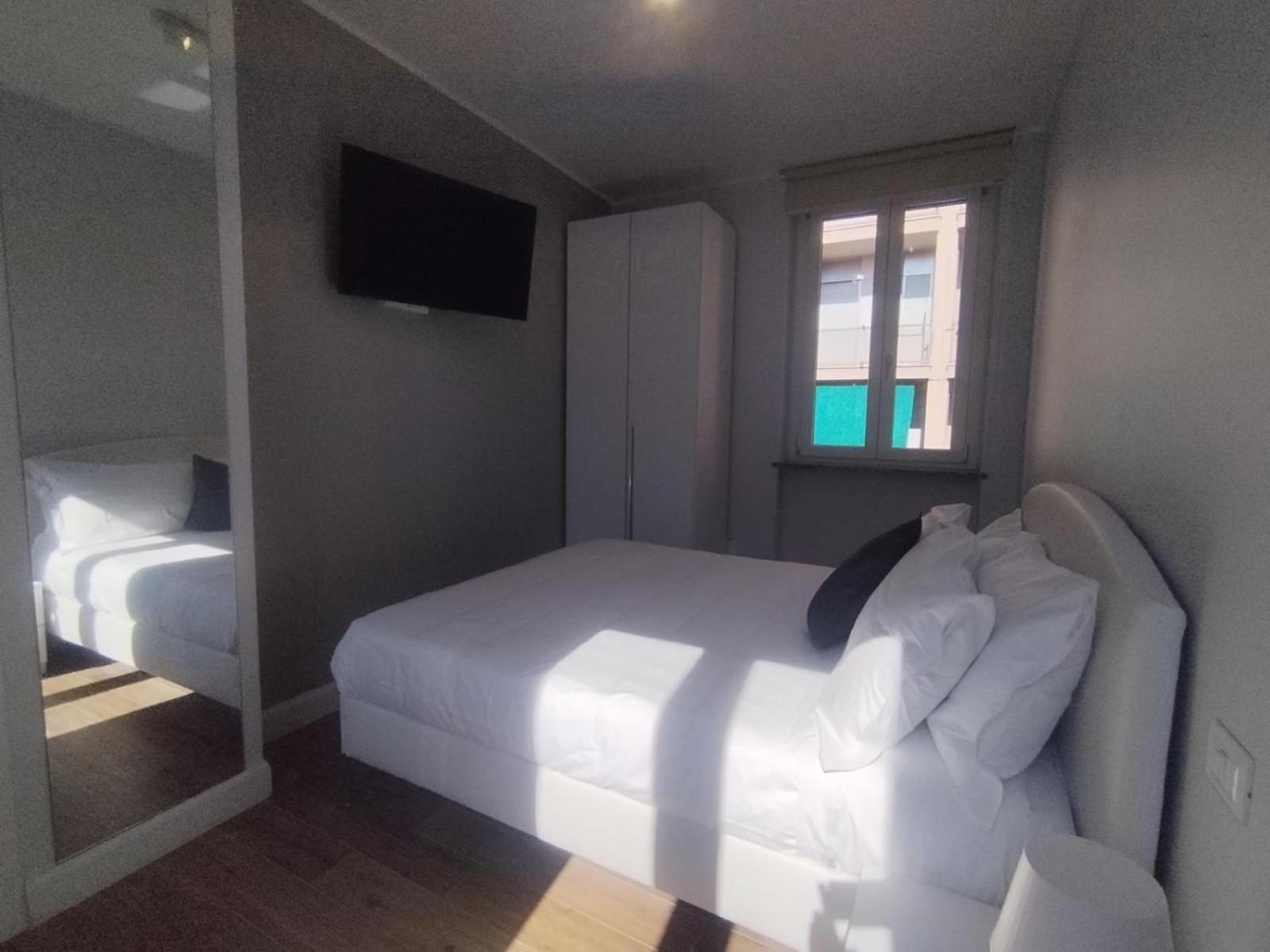 Hh Hermoso Housing Asti Exteriör bild
