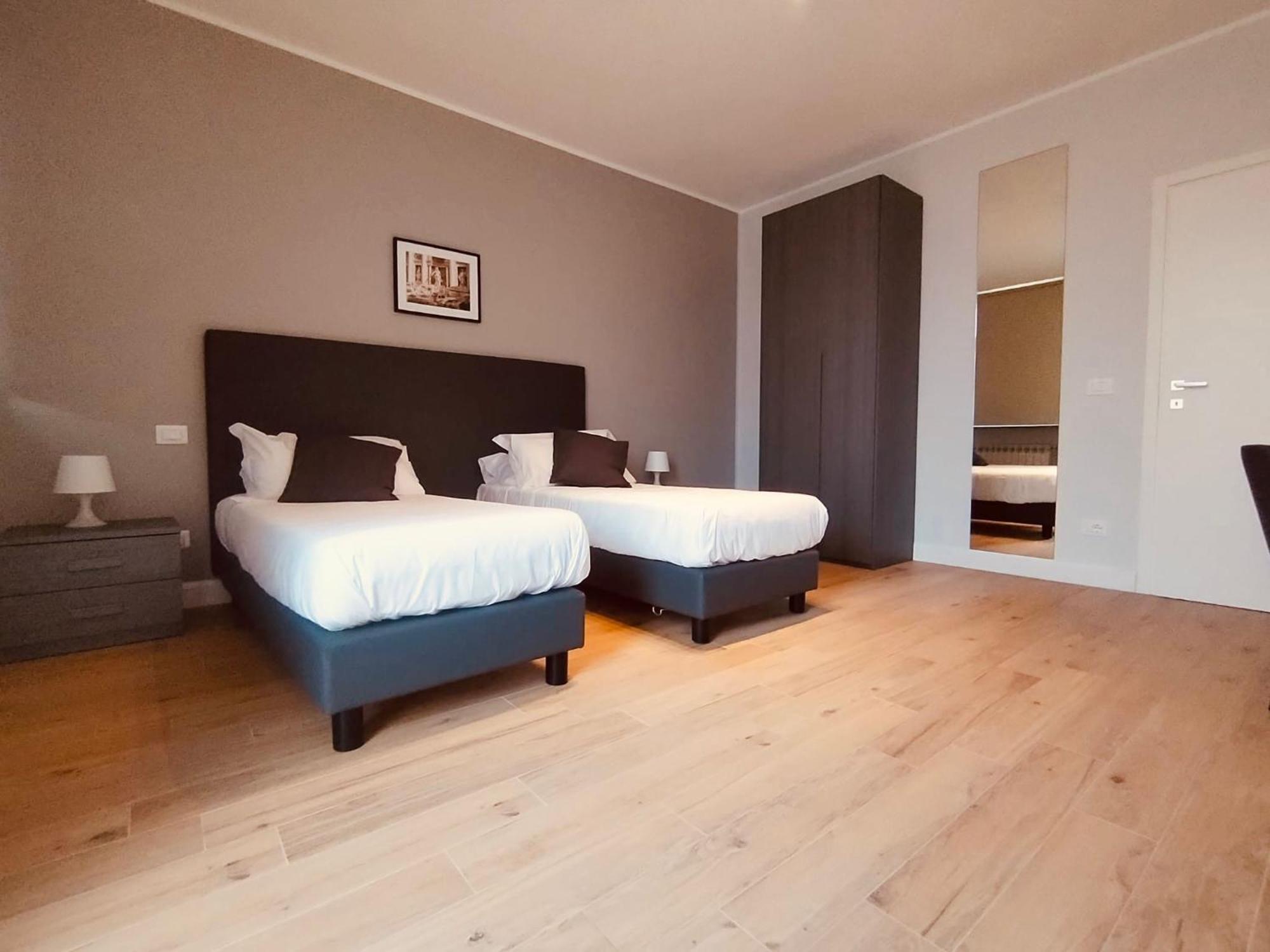Hh Hermoso Housing Asti Exteriör bild